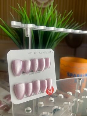Pearlescent Light Pink Press-On Nail Set